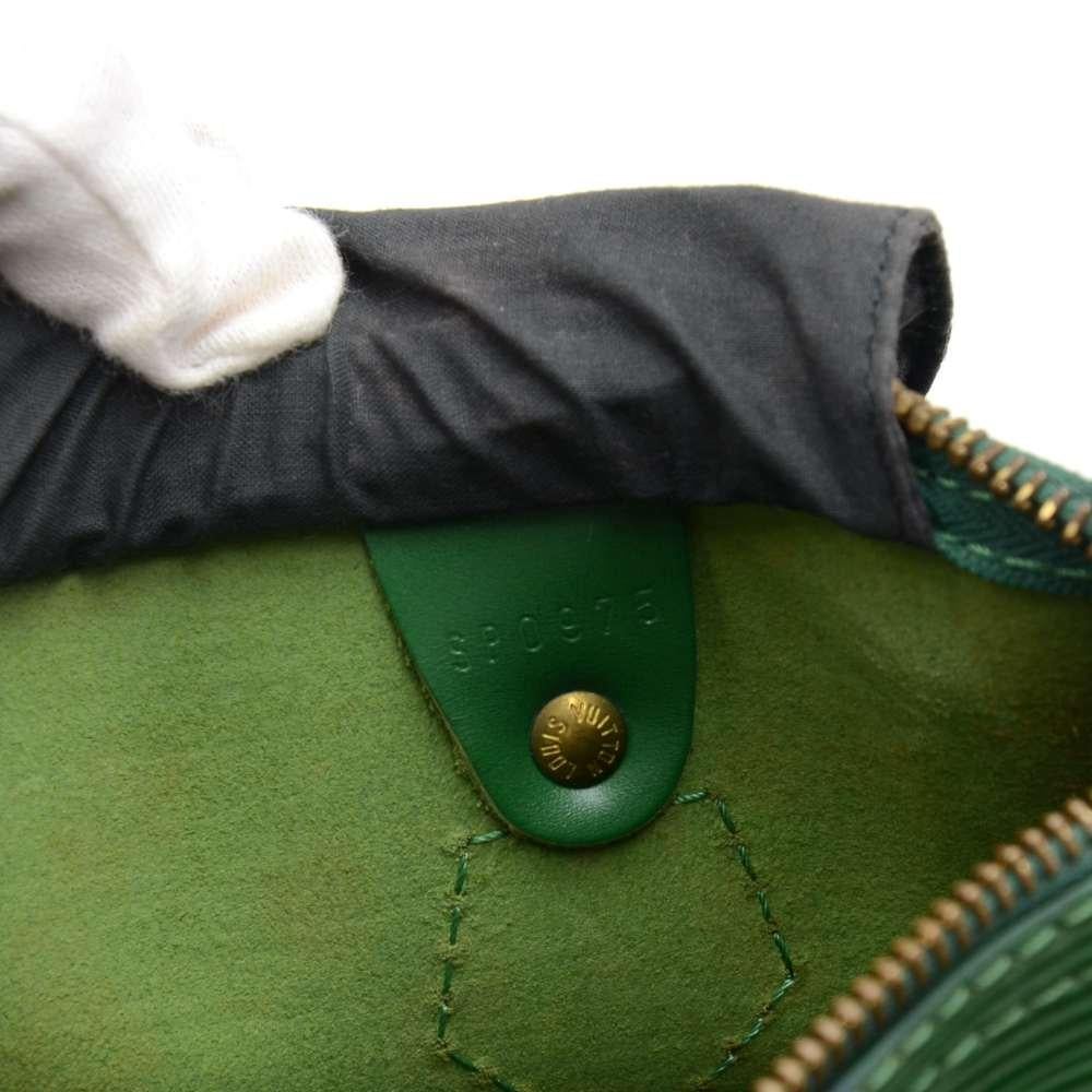 Vintage Louis Vuitton Speedy 25 Green Epi Leather City Hand Bag For Sale 2