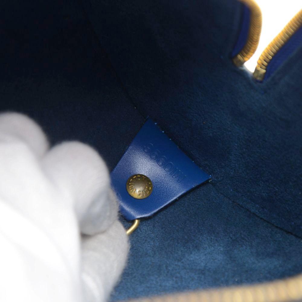 Vintage Louis Vuitton Soufflot Blue Epi Leather Handbag For Sale 4