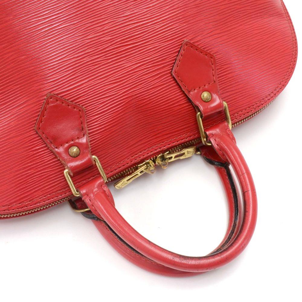 Vintage Louis Vuitton Alma Carmine Red Epi Leather Hand Bag In Good Condition For Sale In Fukuoka, Kyushu