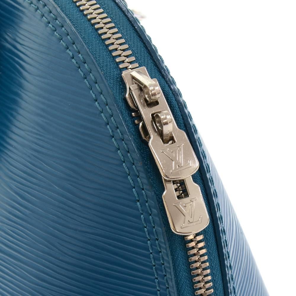Louis Vuitton Alma NM Blue Cyan Epi Leather Silver Hardware Hand Bag For Sale 6