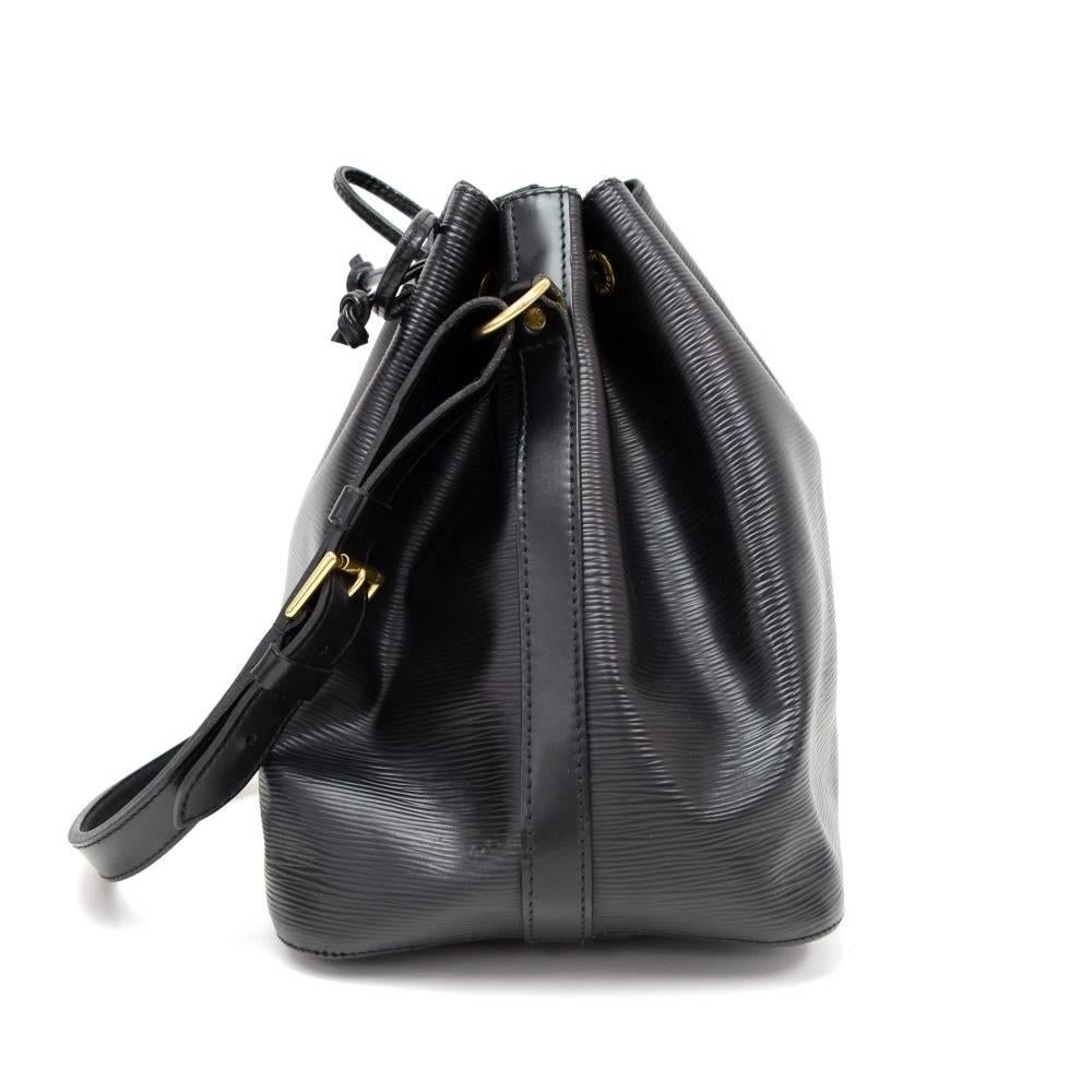 Women's Louis Vuitton Petit Noe Black Epi Leather Shoulder Bag