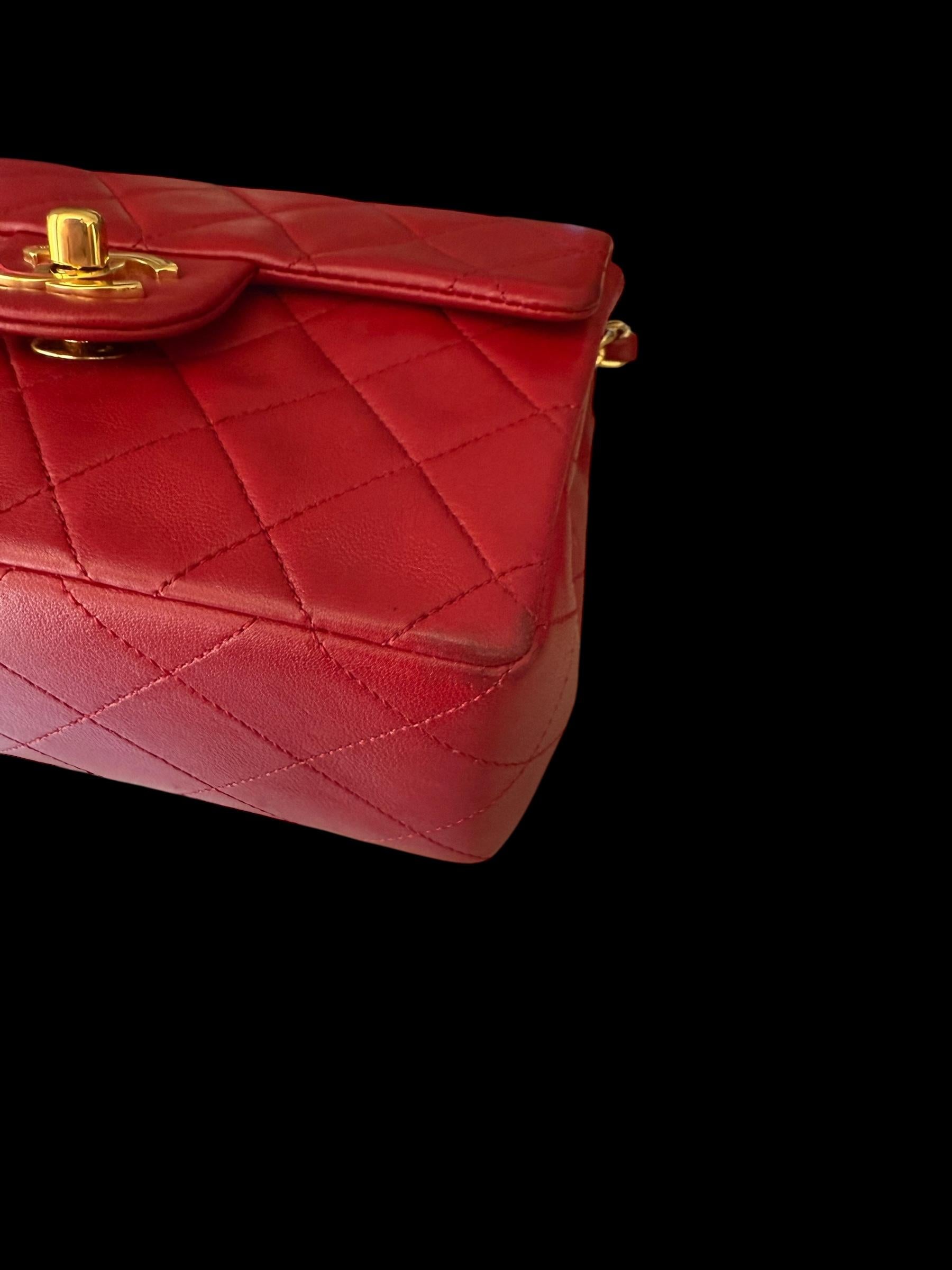 Chanel Mini Square 17cm Cuir Rouge Classic Leather Sac à bandoulière Crossbody en vente 2