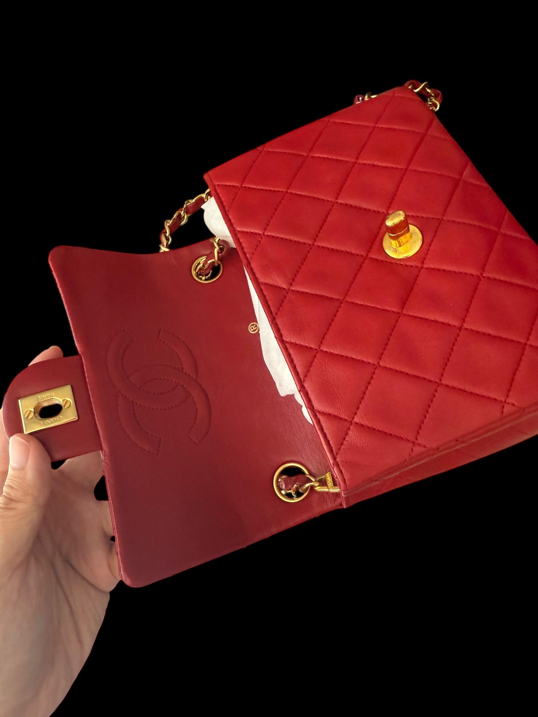 Chanel Mini Square 17cm Cuir Rouge Classic Leather Sac à bandoulière Crossbody en vente 8