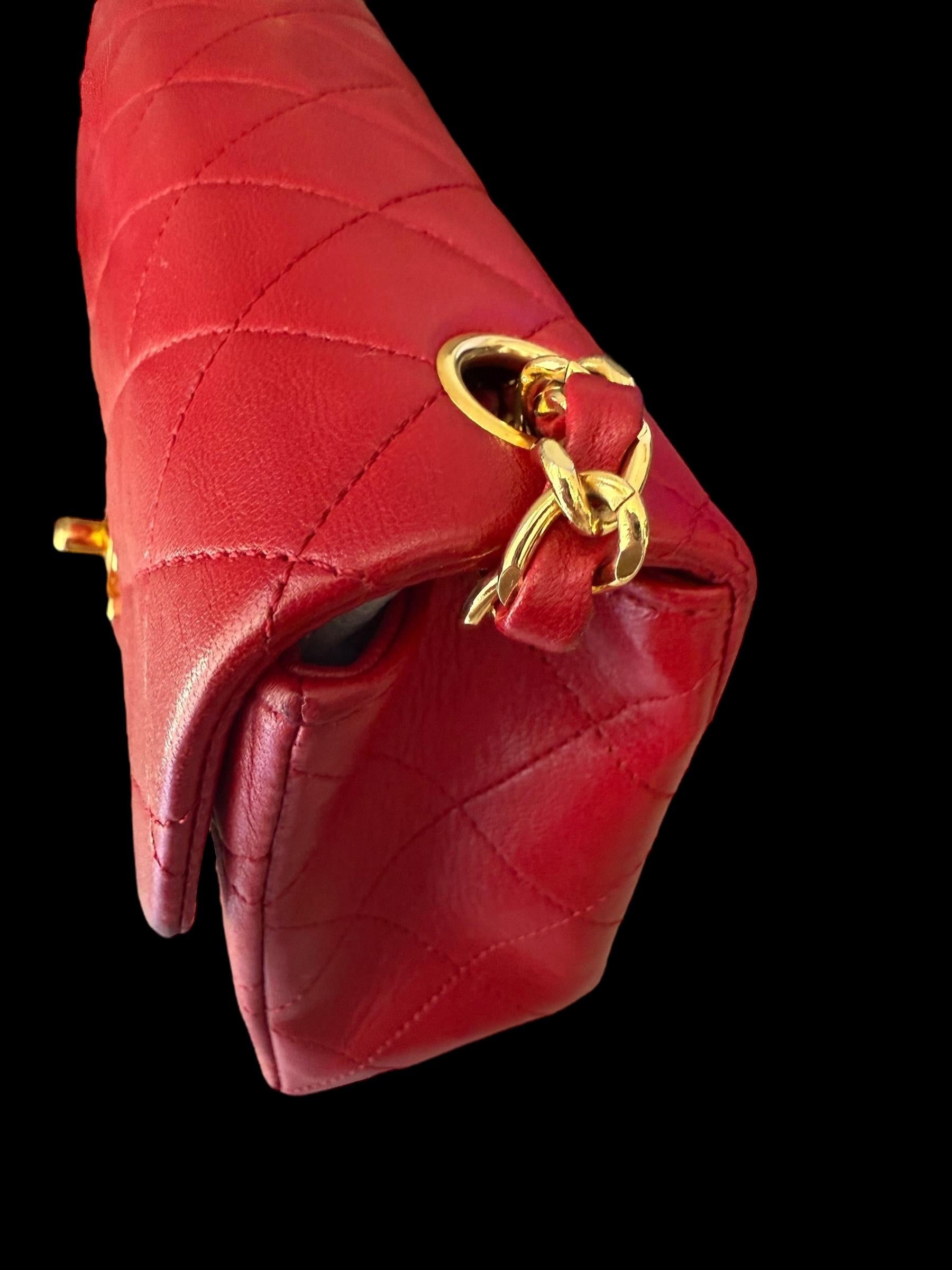 Chanel Mini Square 17cm Cuir Rouge Classic Leather Sac à bandoulière Crossbody en vente 7