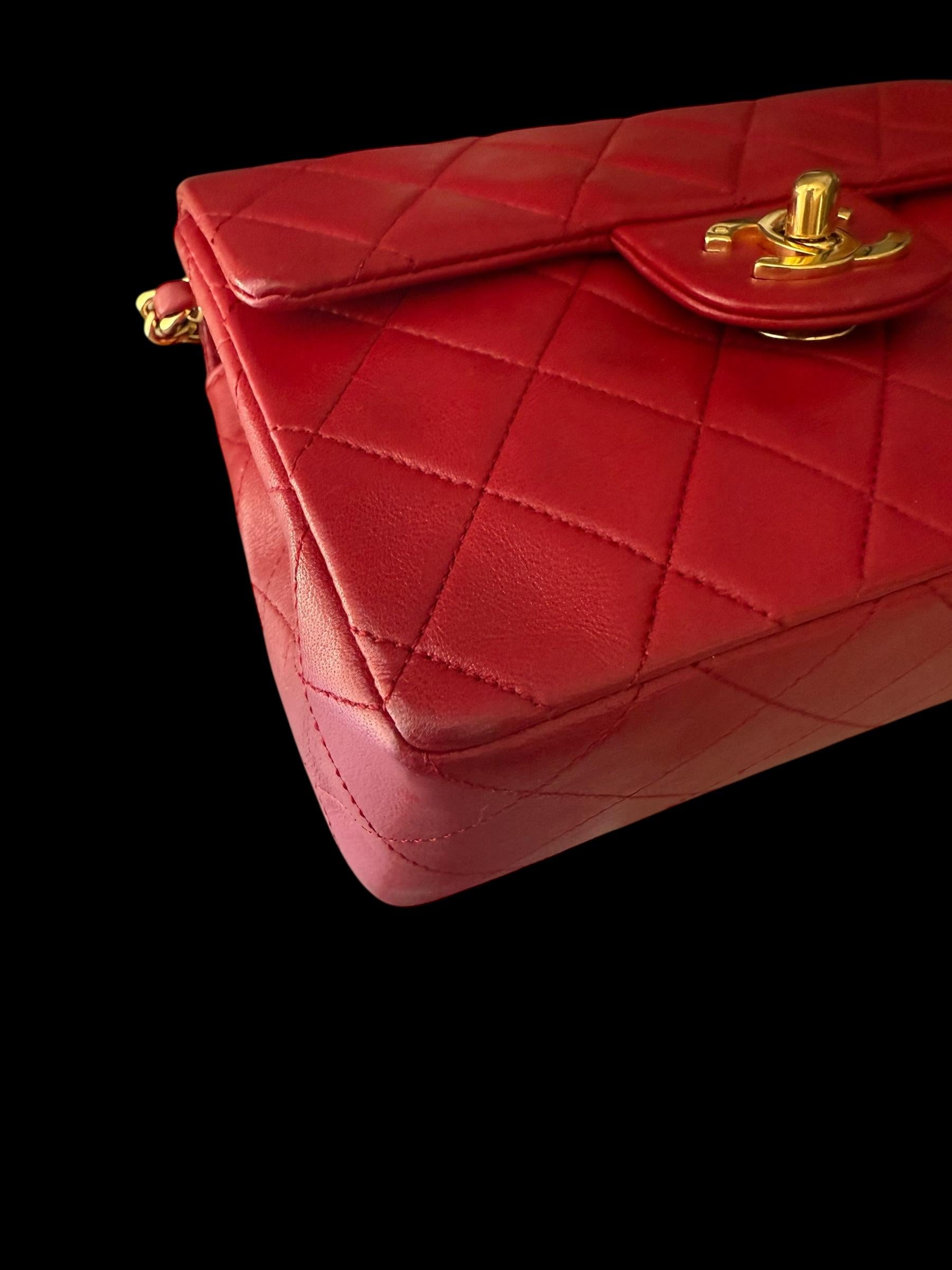 Chanel Mini Square 17cm Cuir Rouge Classic Leather Sac à bandoulière Crossbody en vente 3