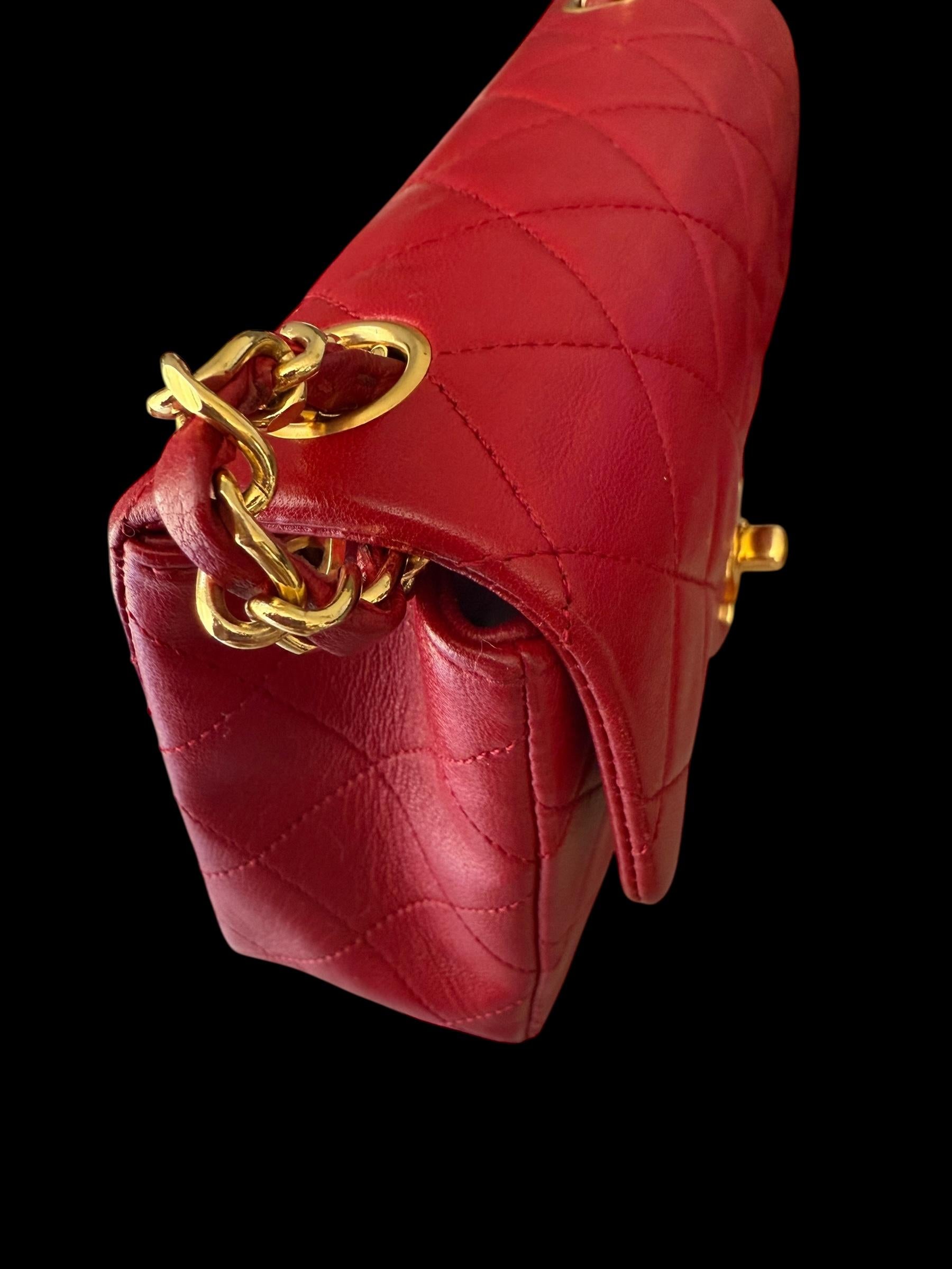 Chanel Mini Square 17cm Cuir Rouge Classic Leather Sac à bandoulière Crossbody en vente 6