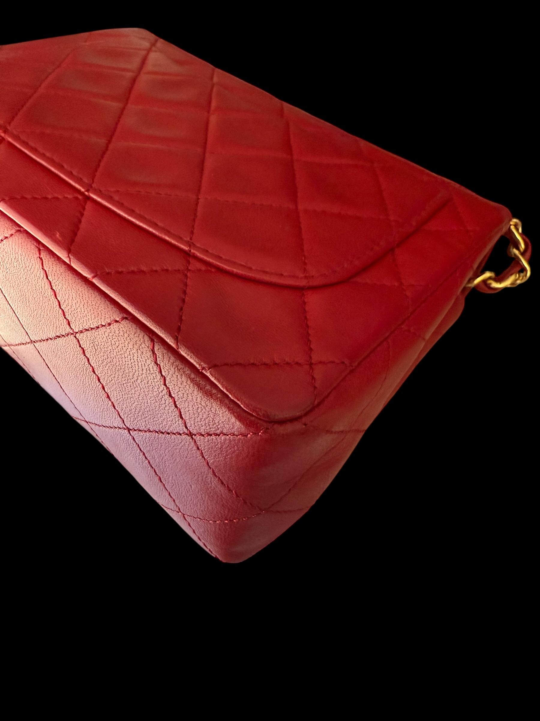 Chanel Mini Square 17cm Cuir Rouge Classic Leather Sac à bandoulière Crossbody en vente 4
