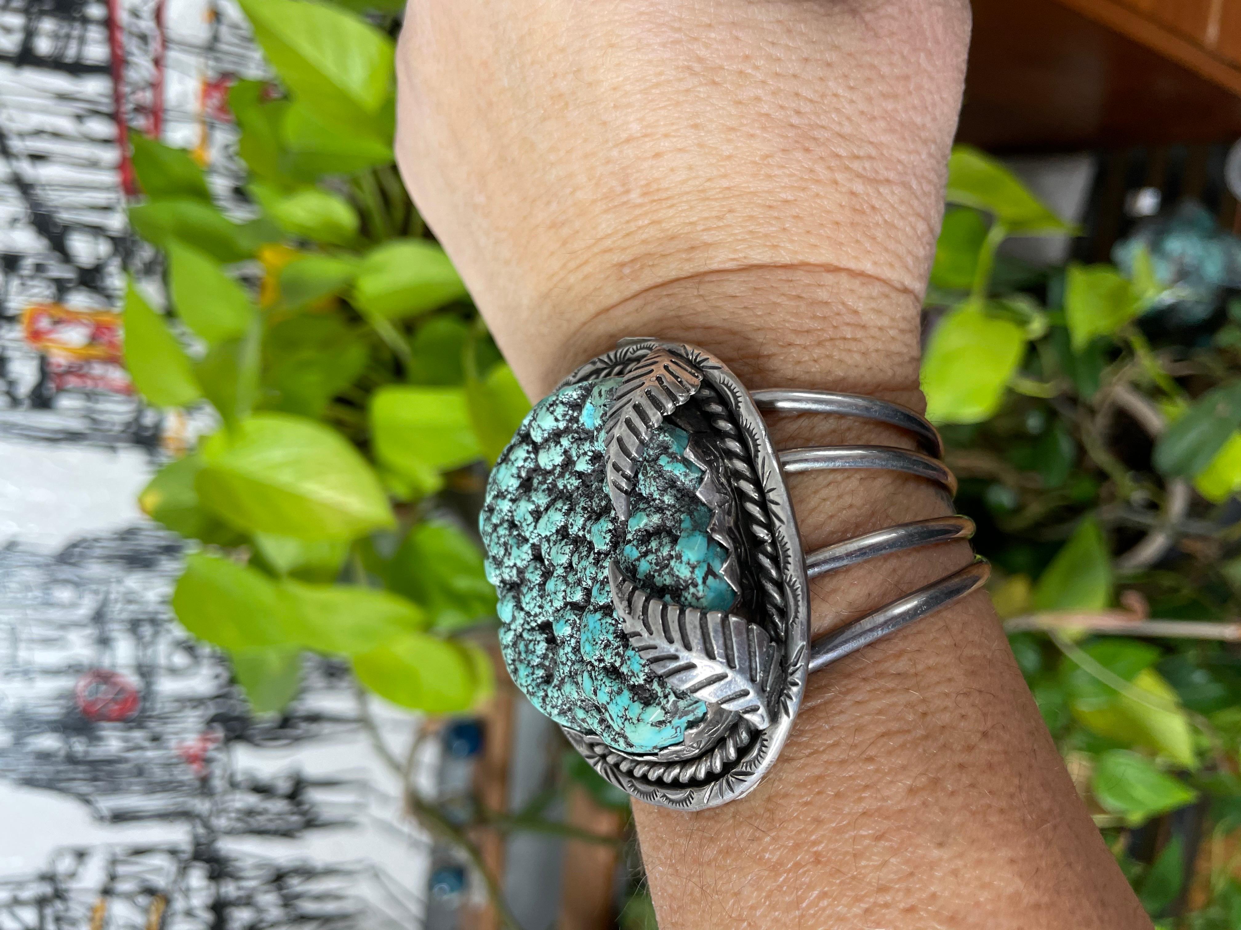 Bracelet manchette artisanal Navajo en argent sterling et turquoise mousse de mer en vente 1