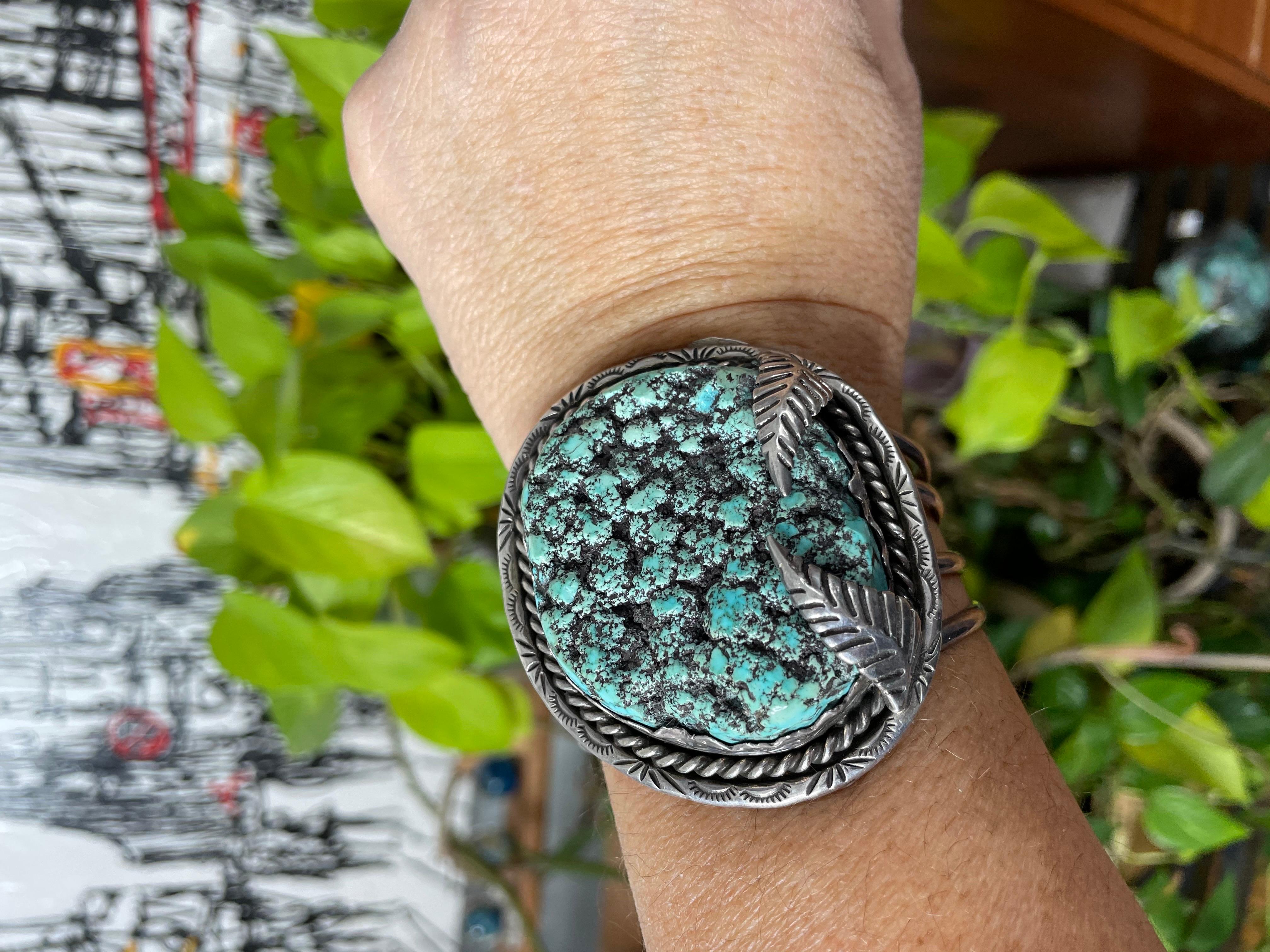 Bracelet manchette artisanal Navajo en argent sterling et turquoise mousse de mer en vente 2