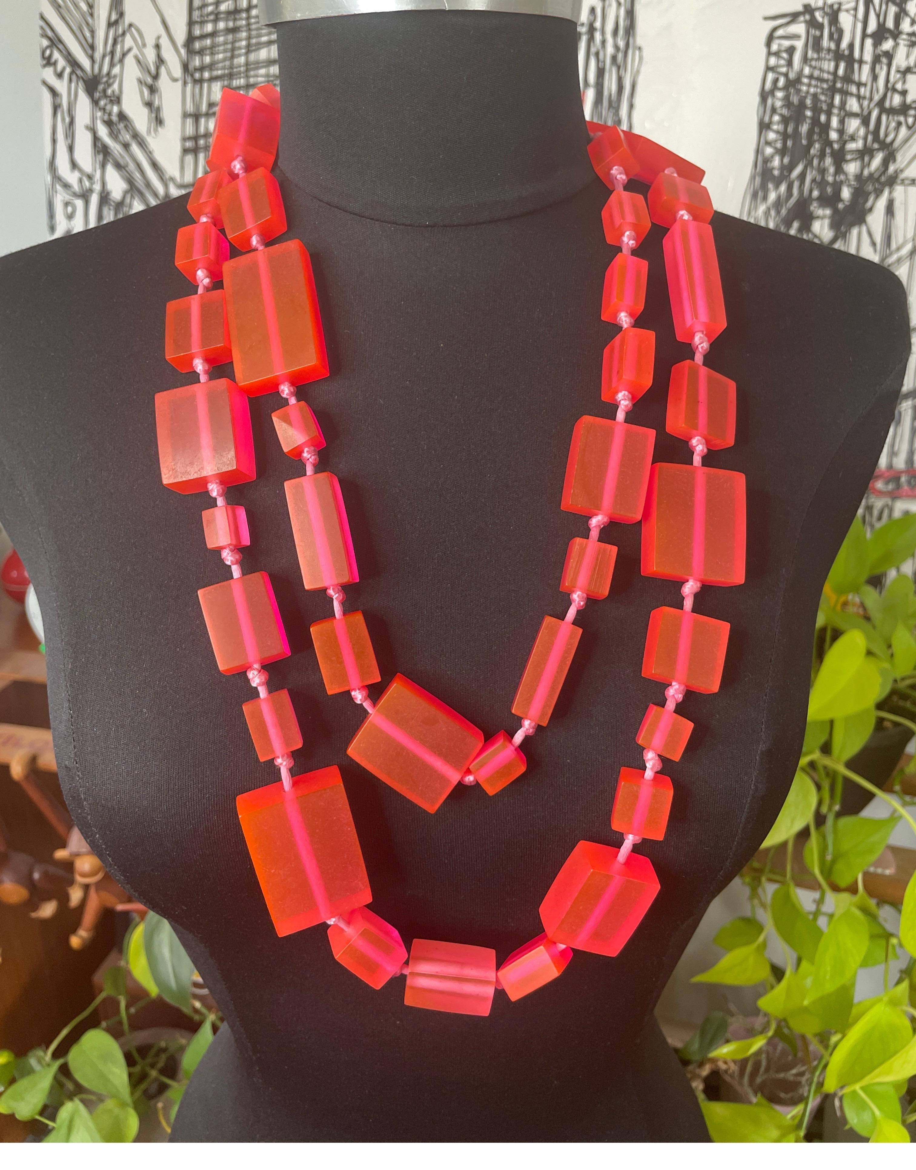 Neon Pink Ugo Correani Block Necklace New Never worn 1980s For Sale 2