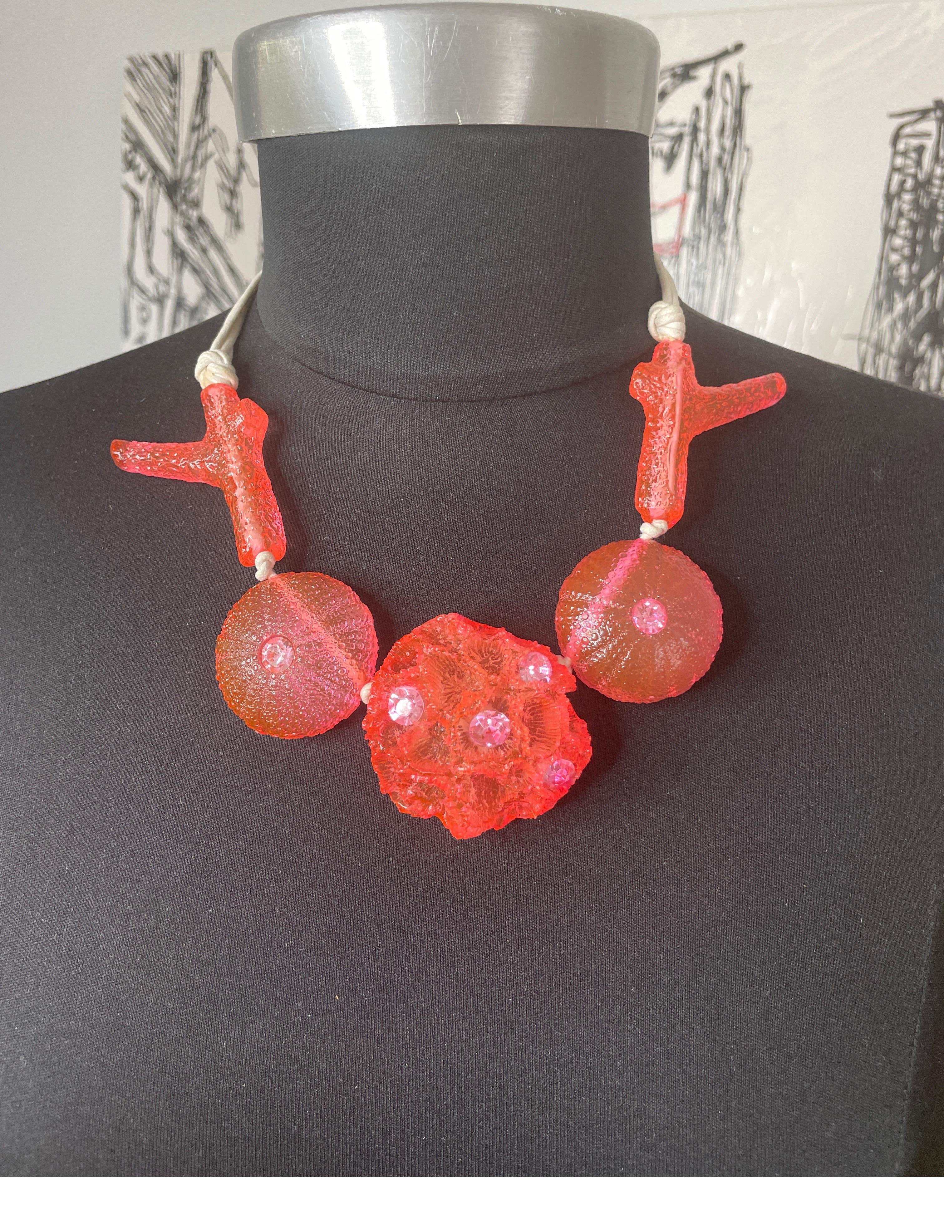 Ugo CORREANI ITALY Resin Sea Coral Necklace New Never worn 1980s For Sale 4