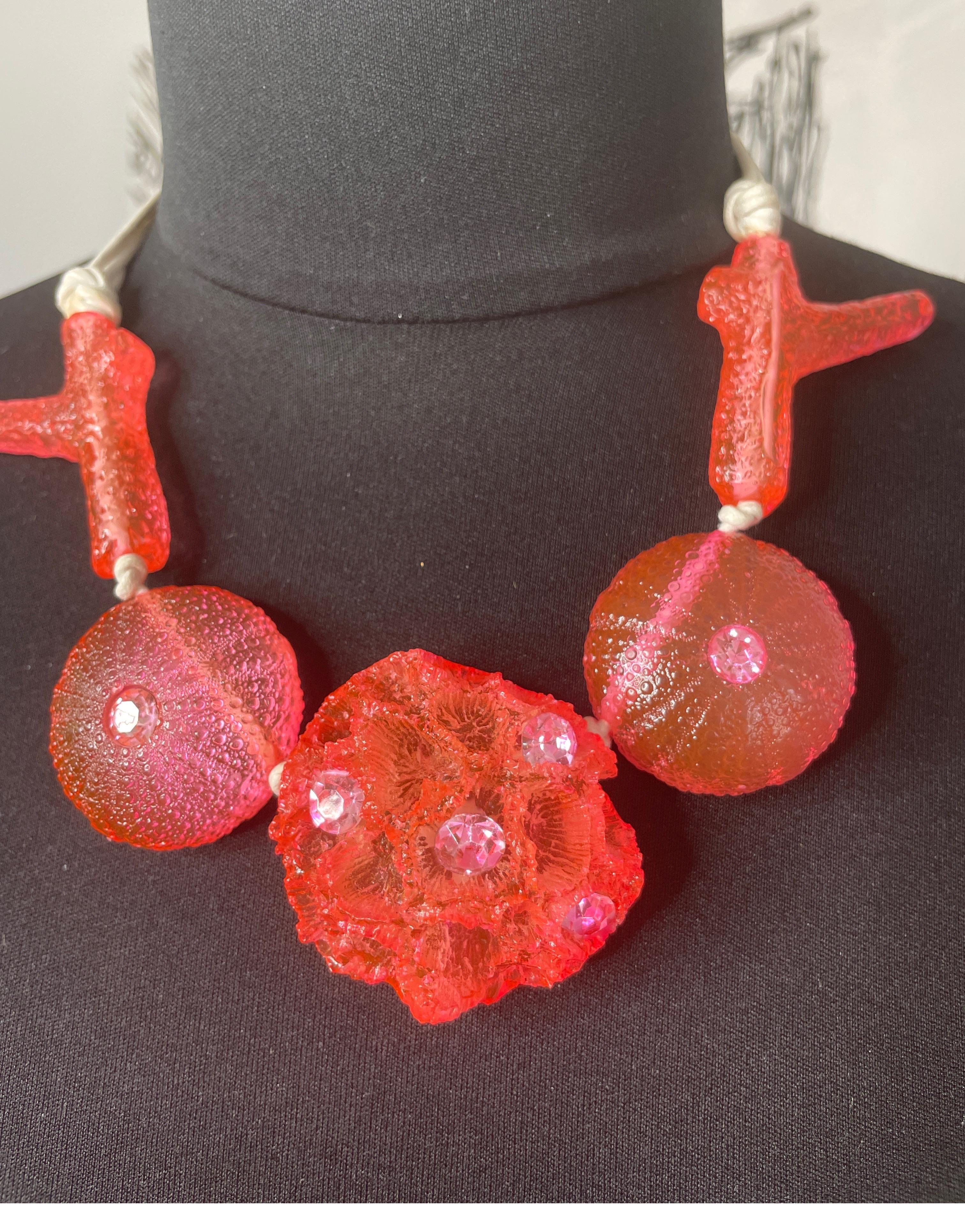 Ugo CORREANI ITALY Resin Sea Coral Necklace New Never worn 1980s For Sale 5