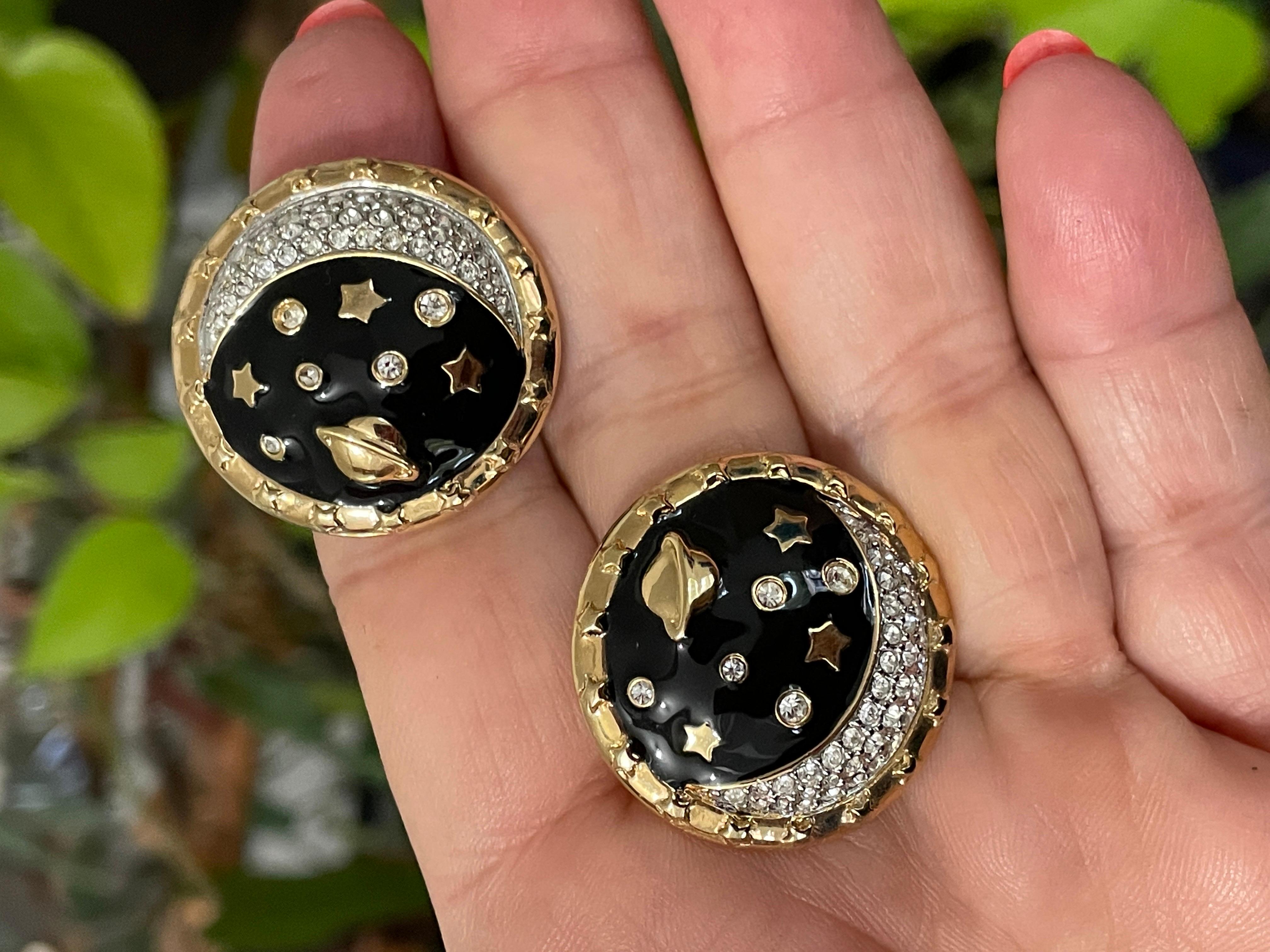  Daniel Swarovski Crystal Moon Bezel Set Earrings Never Worn In New Condition For Sale In Wallkill, NY