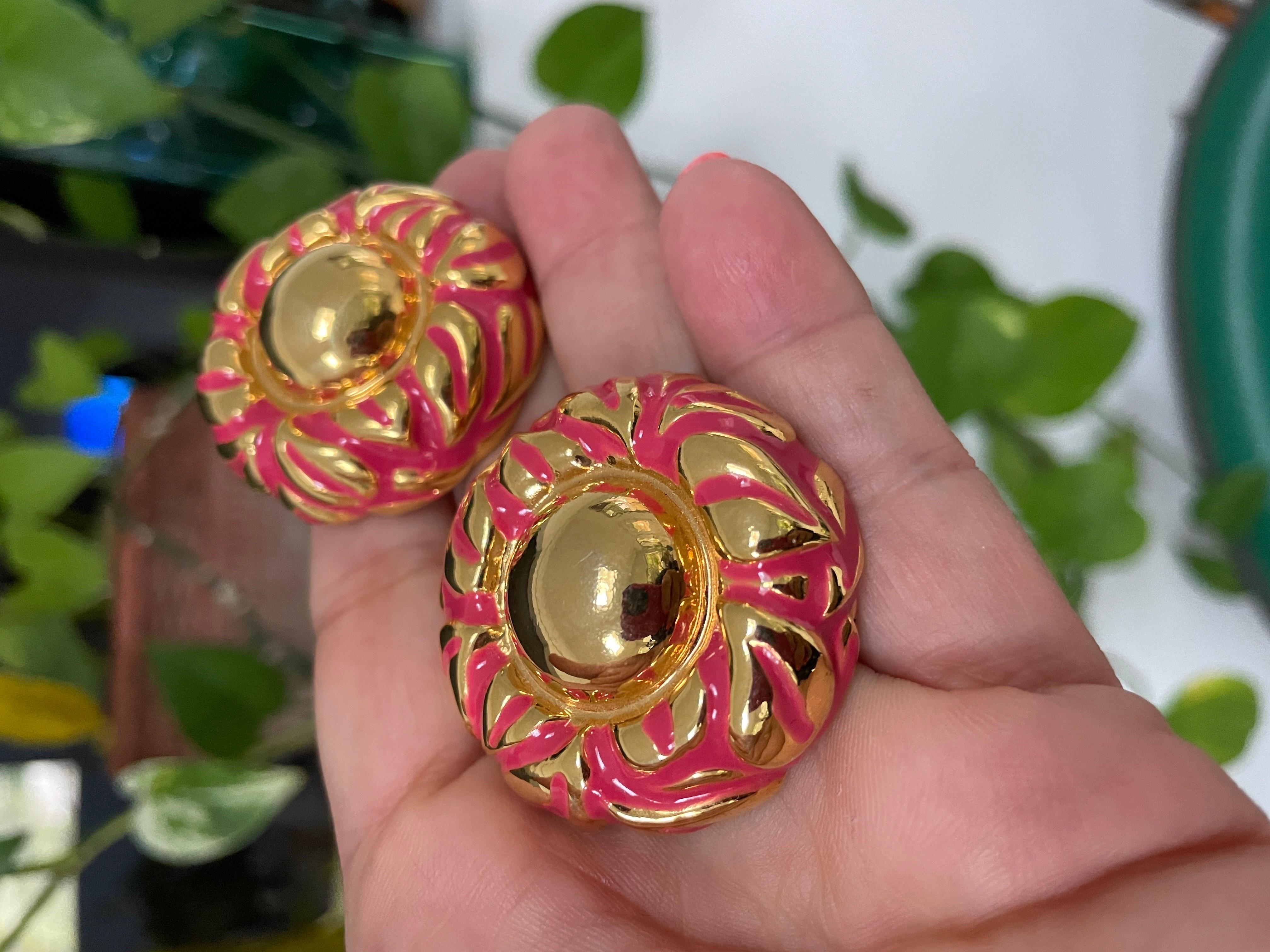 Escada Button Disc Earrings Pink Gold 1980s  For Sale 3