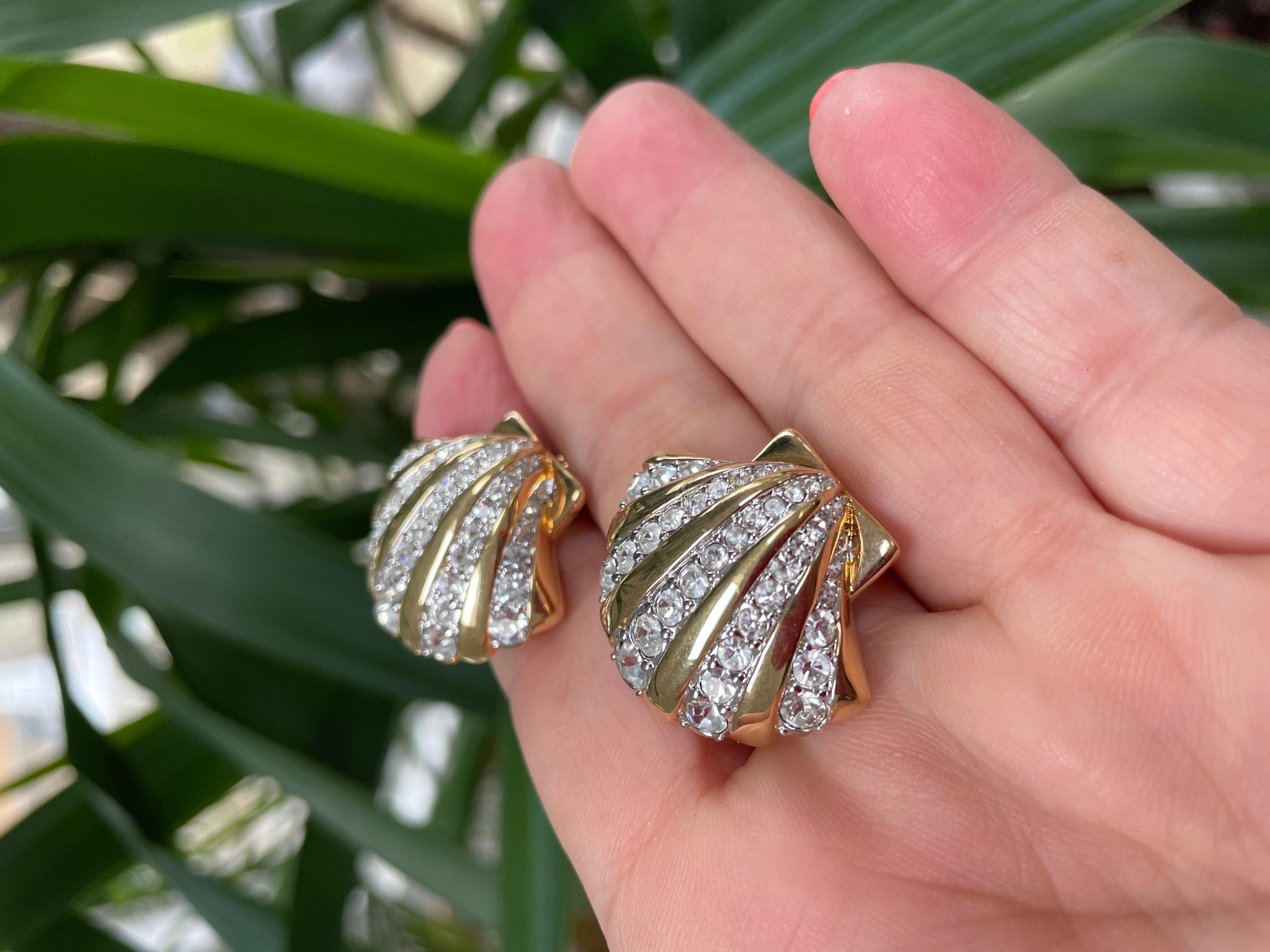 Daniel Swarovski Crystal Encrusted Shell earrings New, Never Worn 1980s In New Condition For Sale In Wallkill, NY