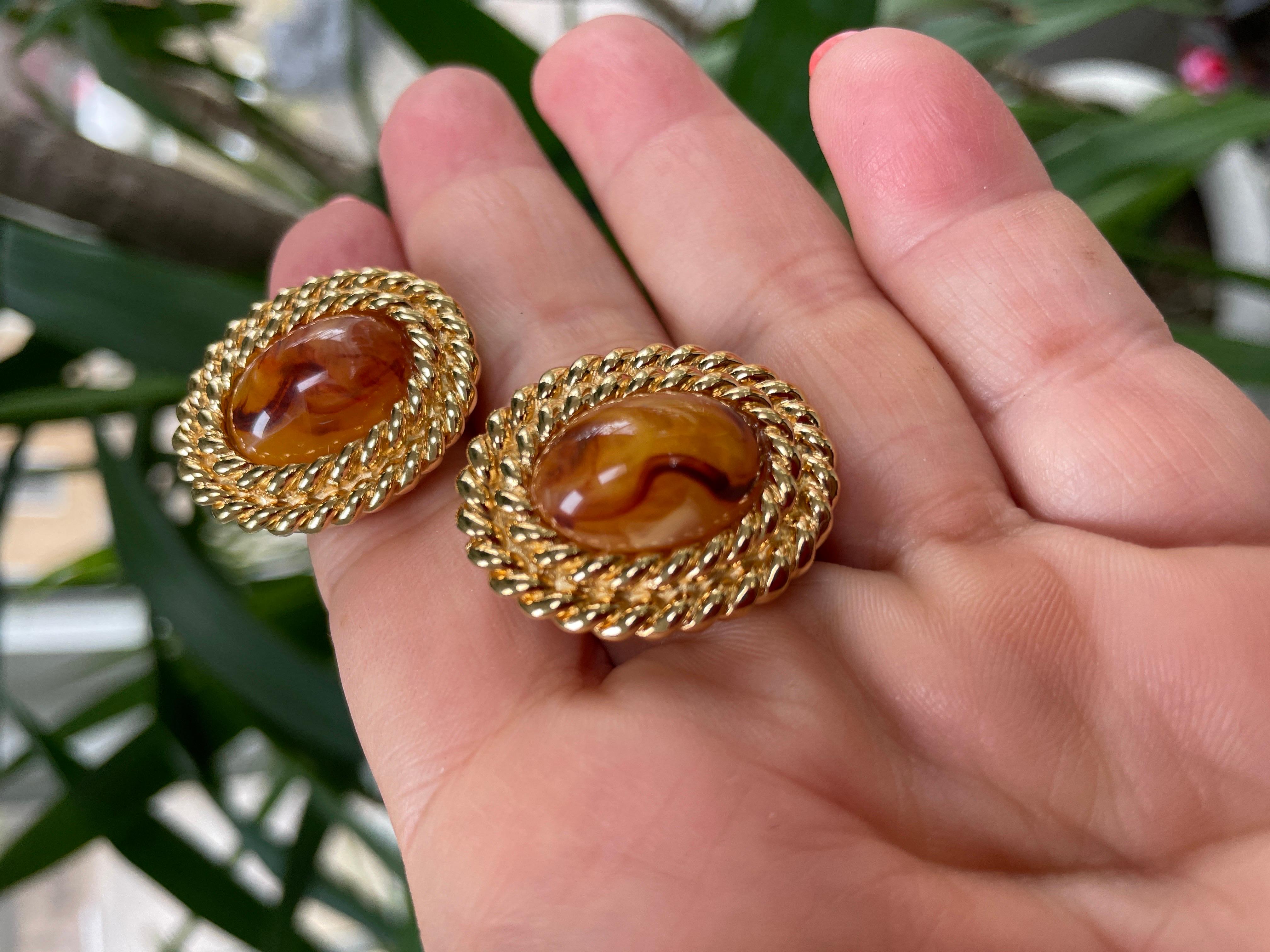  Ciner Faux amber Clip On earrings New, Never Worn 1980s For Sale 2