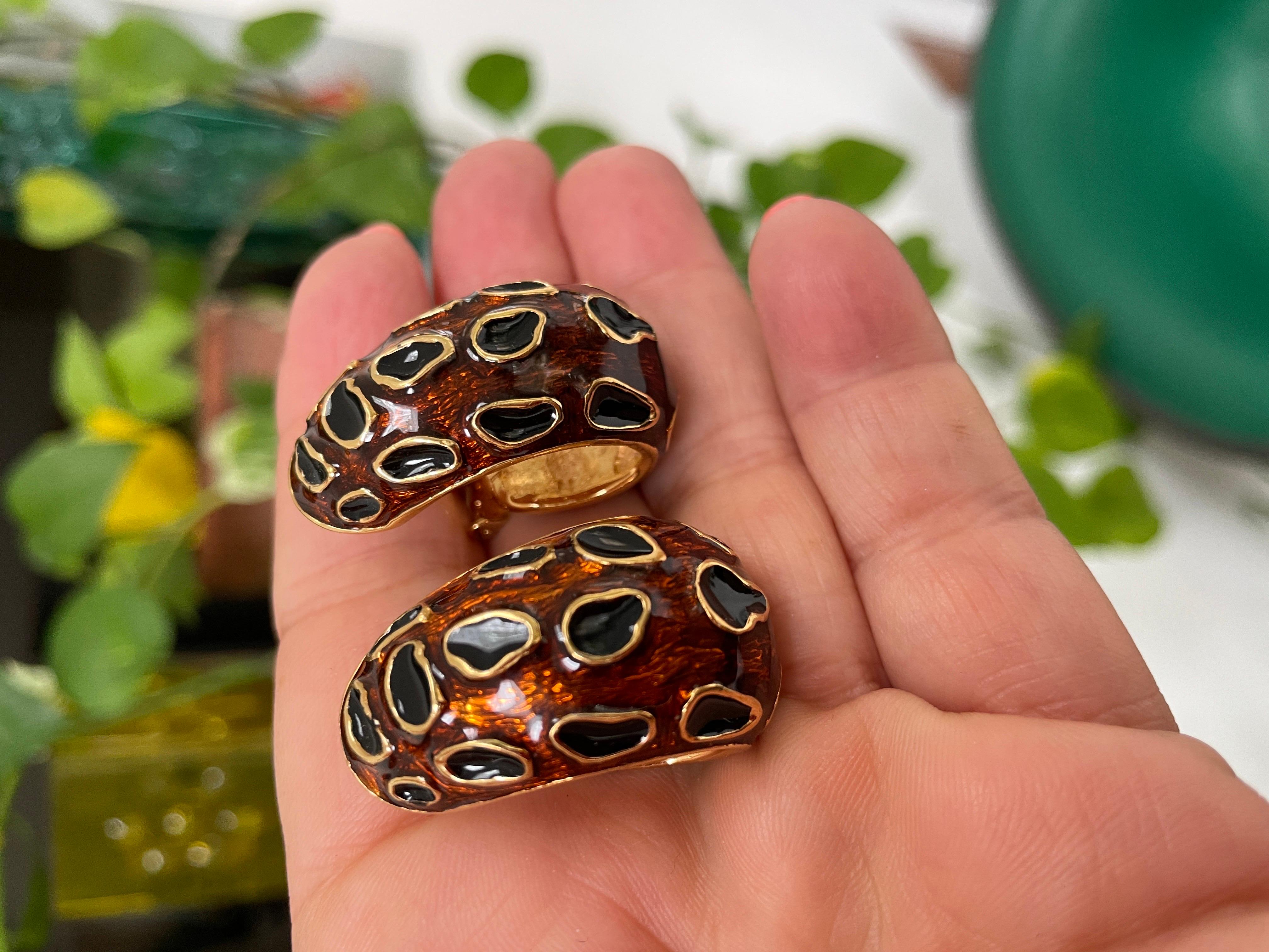 Women's Ciner Enameled Clip on Earrings New, Never Worn 1980s For Sale