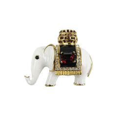 Vintage Ciner swarovski Crystal Elephant Brooch New Old Stock