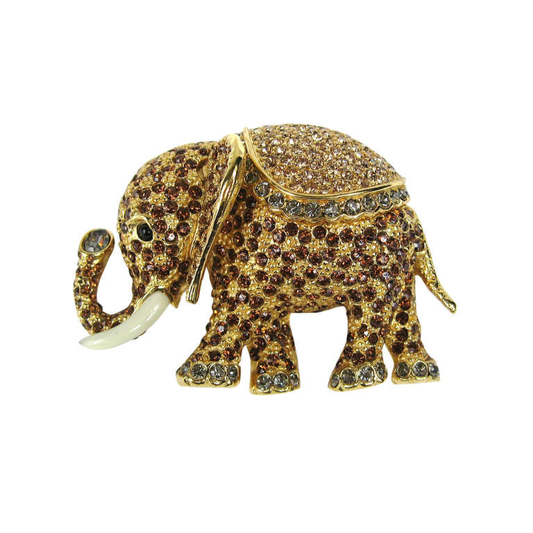 Ciner encrusted Swarovski Crystal elephant brooch New Old Stock