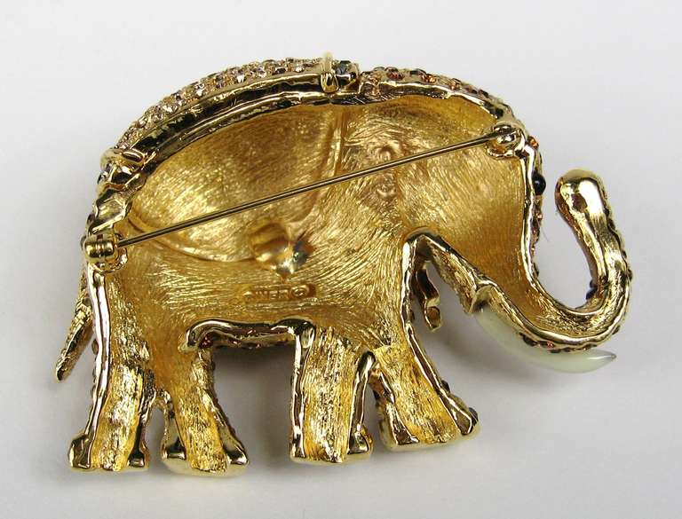 Ciner encrusted Swarovski Crystal elephant brooch New Old Stock 1