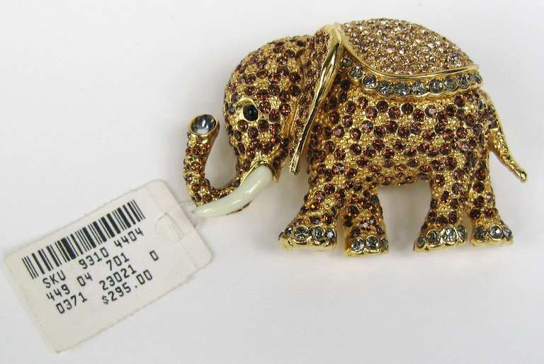 Ciner encrusted Swarovski Crystal elephant brooch New Old Stock 2
