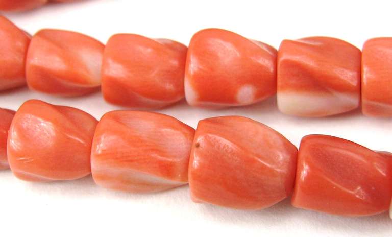 coral bead necklace vintage