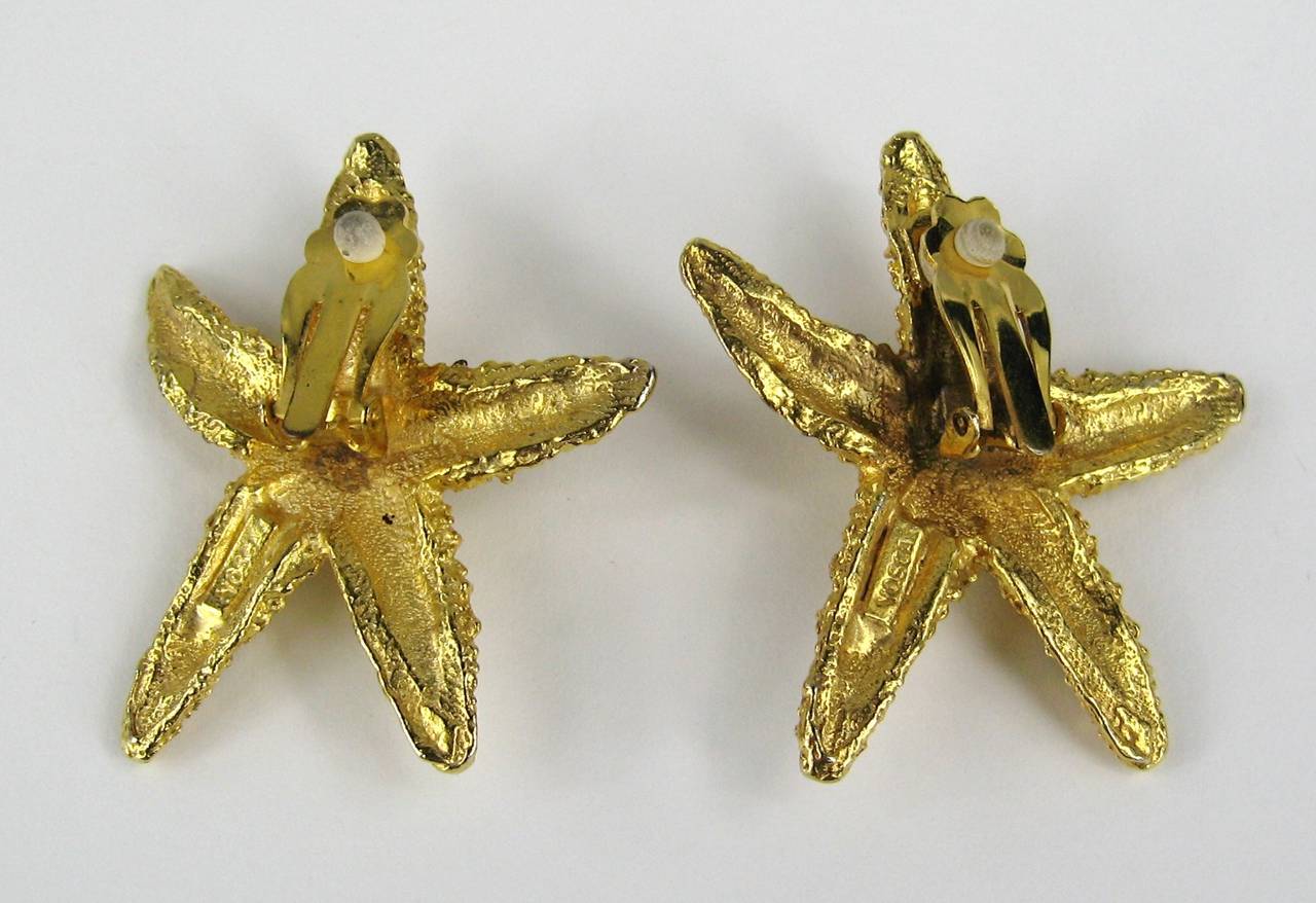 Women's YOSCA Gripoix Pearl Starfish Earrings 1990s Gold tone New Old Stock