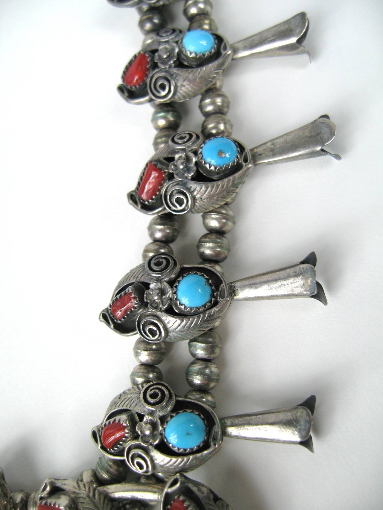 Old Pawn Navajo Blood Red Coral & Turquoise Sterling Squash Blossom In Excellent Condition In Wallkill, NY