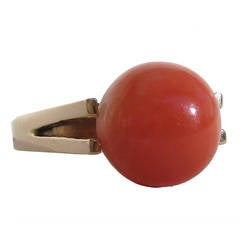 Modernist 18K Gold Coral Ring 1960s