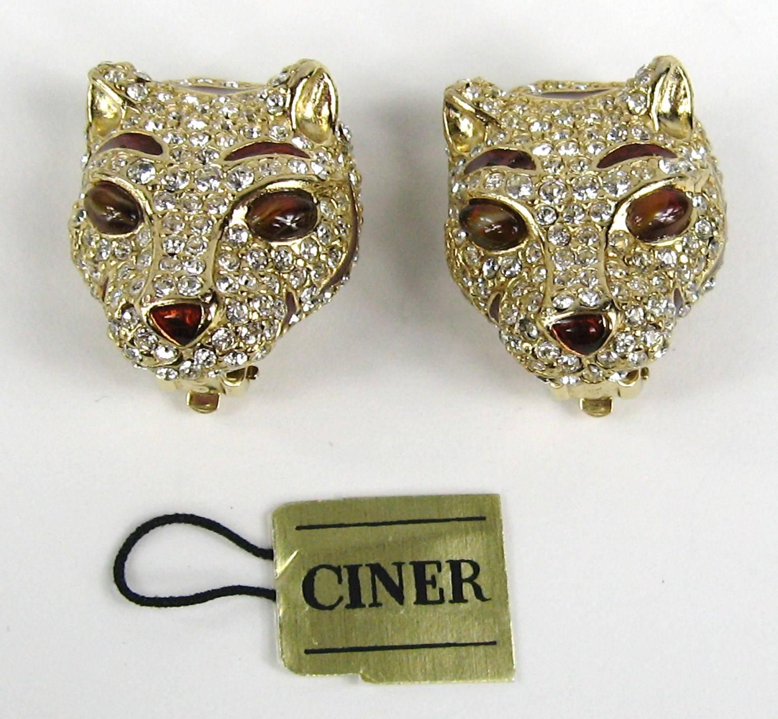 Tiger Ciner Swarovski Crystal Clip on earrings 
Matching Choker necklace available on our storefront as well

Bronze enamel with clear Crystals make up the head of the tiger 

Measuring 
1.16