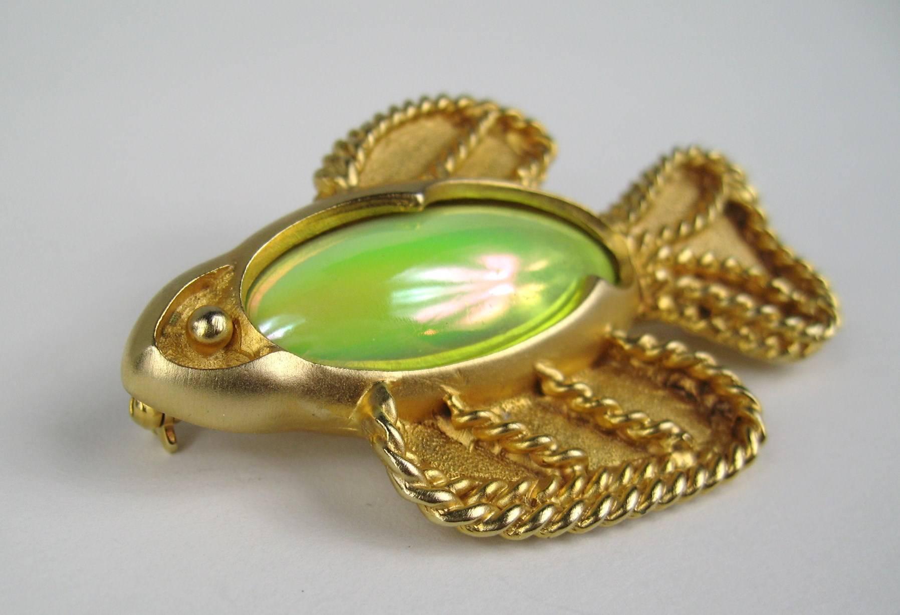 Stunning Brooch from the early 1990s. Fish Motif with large green glass body. Measuring 2.45