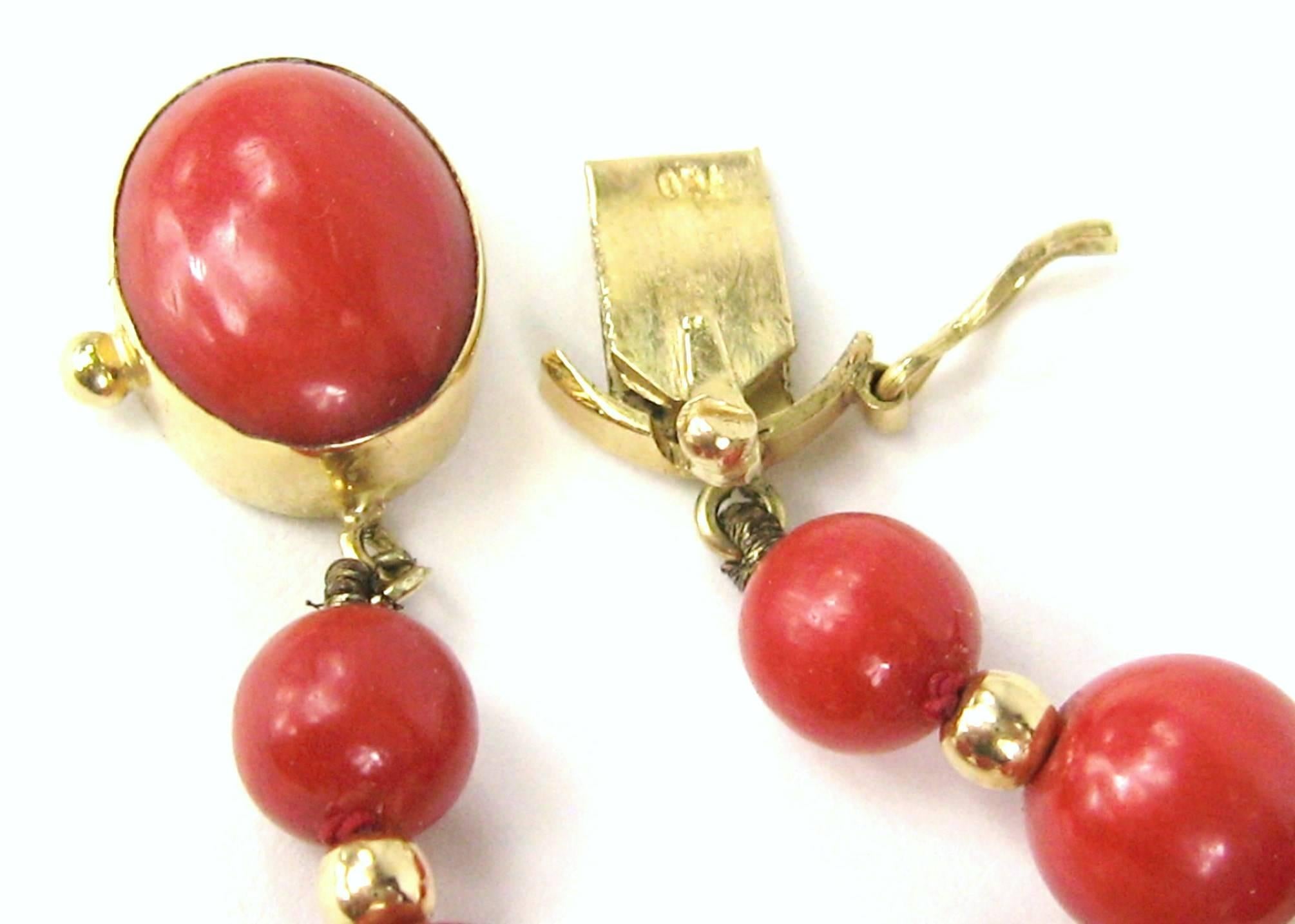 Women's or Men's 1940's Stunning Red Coral Beaded Gold Necklace