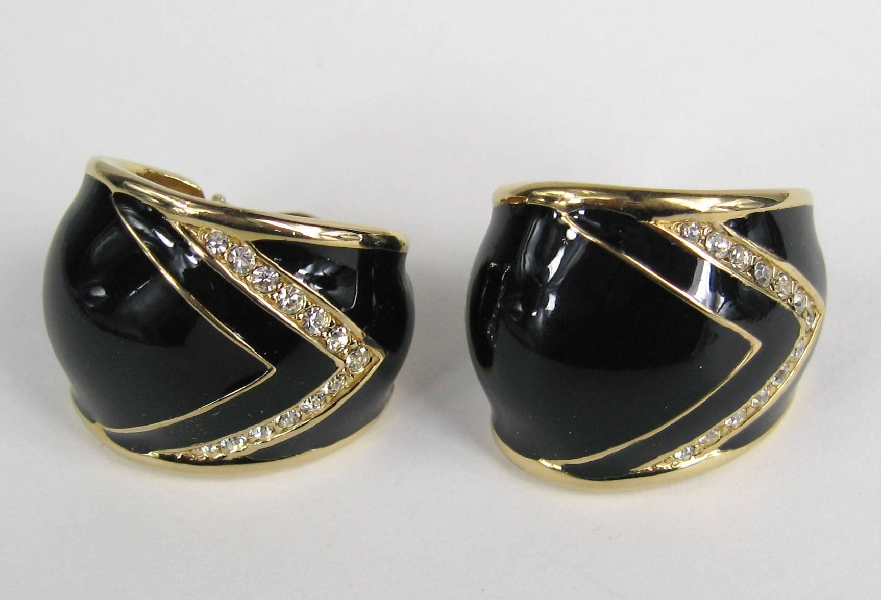 Never Worn Vintage Gilt Gold Ciner Swarovski Black Enamel Crystal Earrings 1980s In New Condition In Wallkill, NY