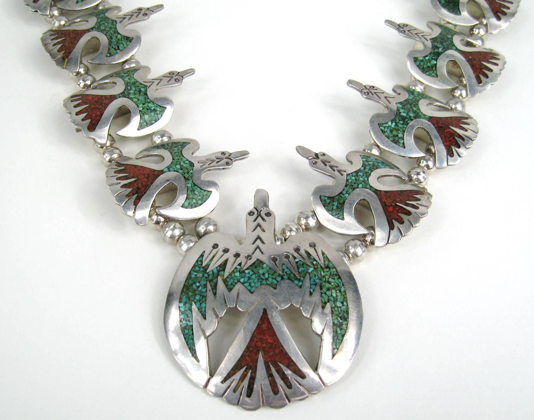 Cabochon Collana in argento Sterling Peyote Bird Chip Inlay Squash Blossom Navajo Zuni in vendita