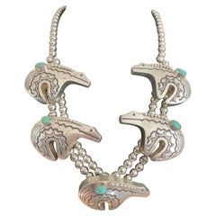 Collar Fetiche Oso Turquesa Nativo Americano Zuni de Plata de Ley
