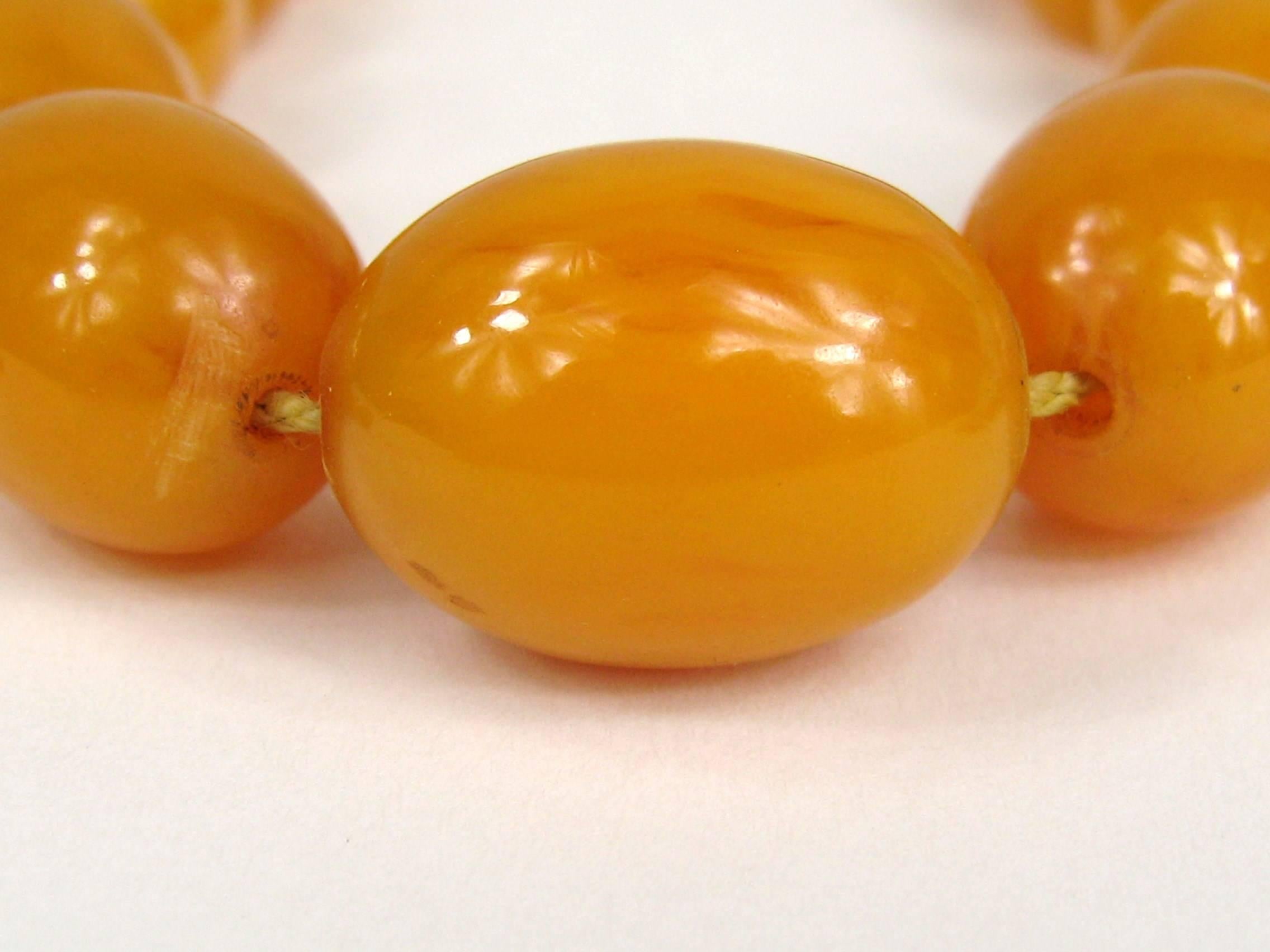  Collier vintage en bakélite perlée Butterscotch des années 1940 Unisexe 