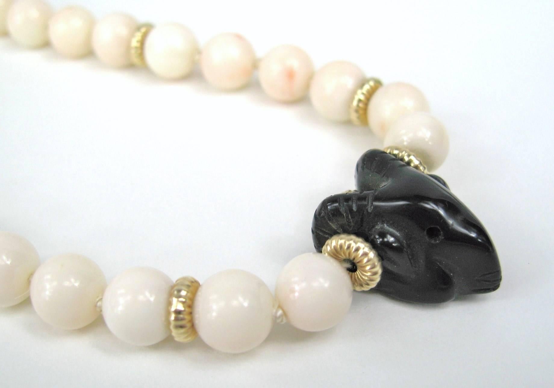Angel skin Pink Coral Gold Onyx Ram's Head Necklace 1950s In Good Condition For Sale In Wallkill, NY