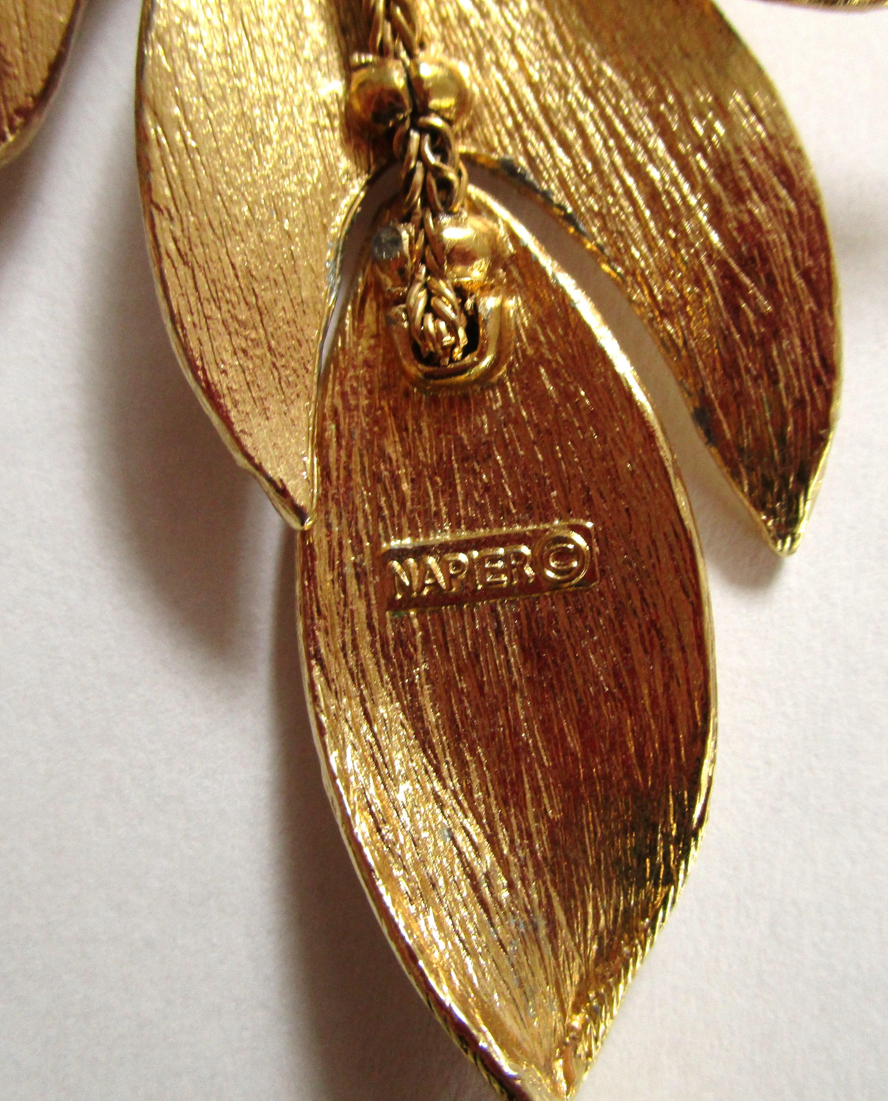 Women's or Men's Vintage NAPIER Gold Tone Articulated Fish Pendant Runway Ready Necklace 1970s