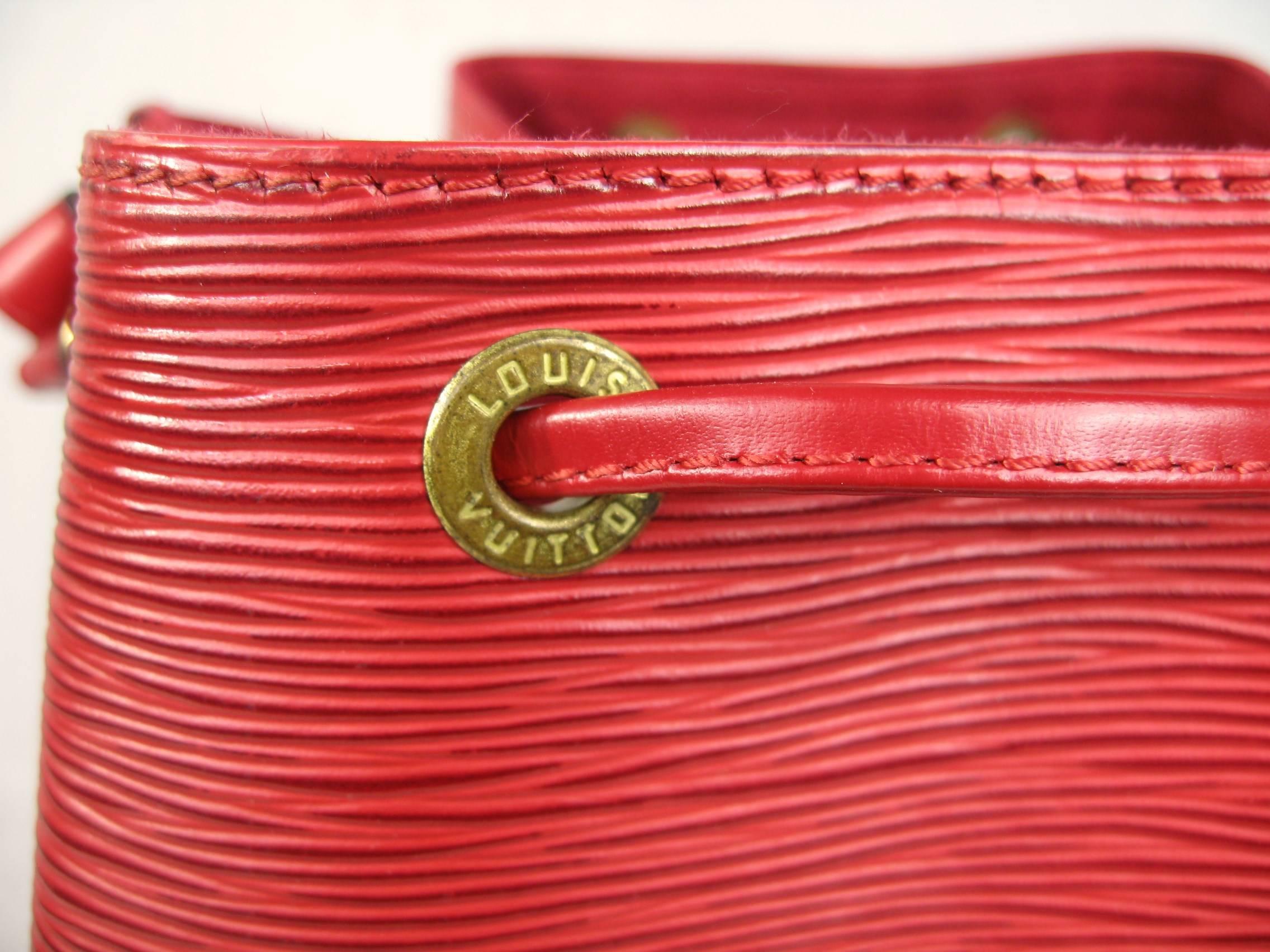 Women's Louis Vuitton Epi Noe Red Leather Shoulder Drawstring Handbag 