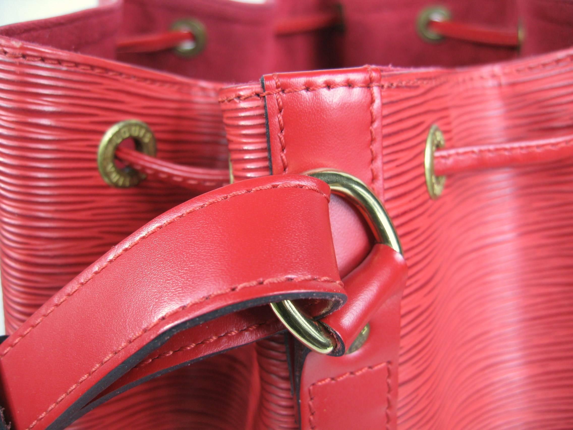 Louis Vuitton Epi Noe Red Leather Shoulder Drawstring Handbag  1