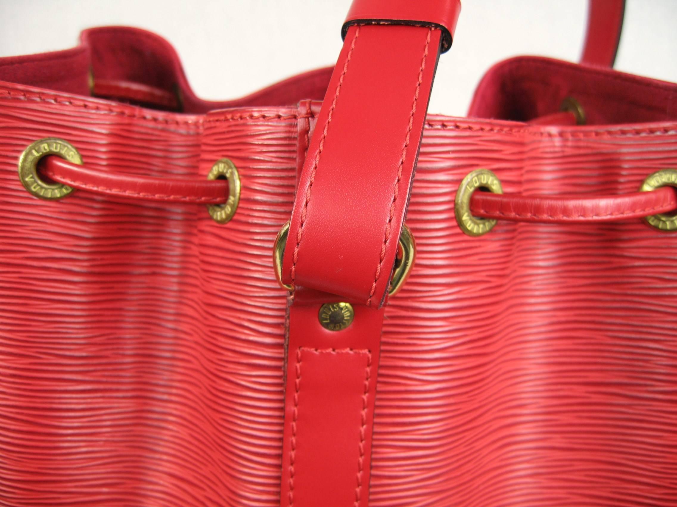 Louis Vuitton Epi Noe Red Leather Shoulder Drawstring Handbag  2