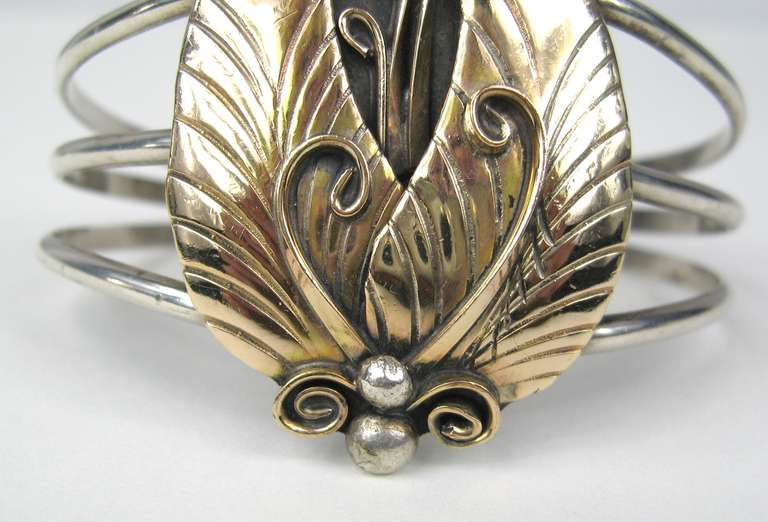 14K gold & Sterling silver Southwestern cuff Bracelet  Native American  In Excellent Condition For Sale In Wallkill, NY