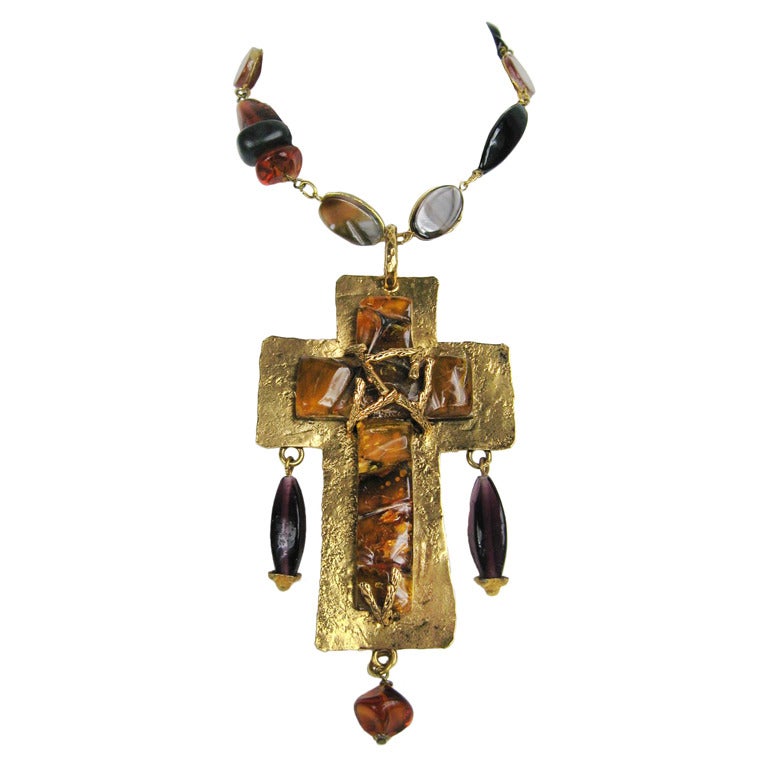 Brutalistische Philippe Ferrandis Kreuz-Halskette aus Gold Gripoix  1980s im Angebot