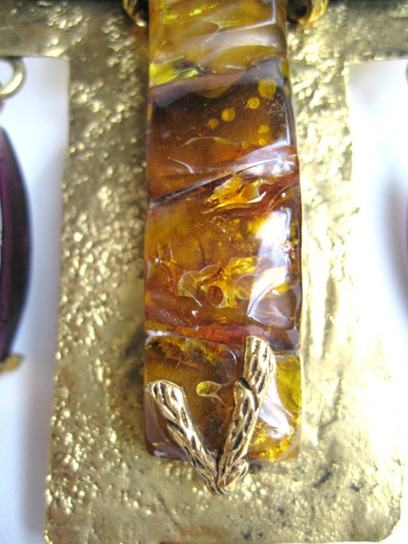 Donna Philippe Ferrandis Collana con croce in oro brutale Gripoix  1980s in vendita