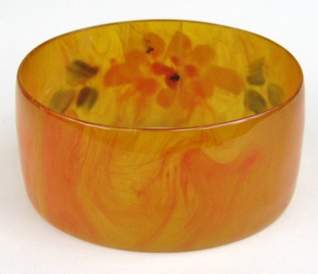  Bakelite Bangle Floral Bracelet 1930's  In Excellent Condition For Sale In Wallkill, NY