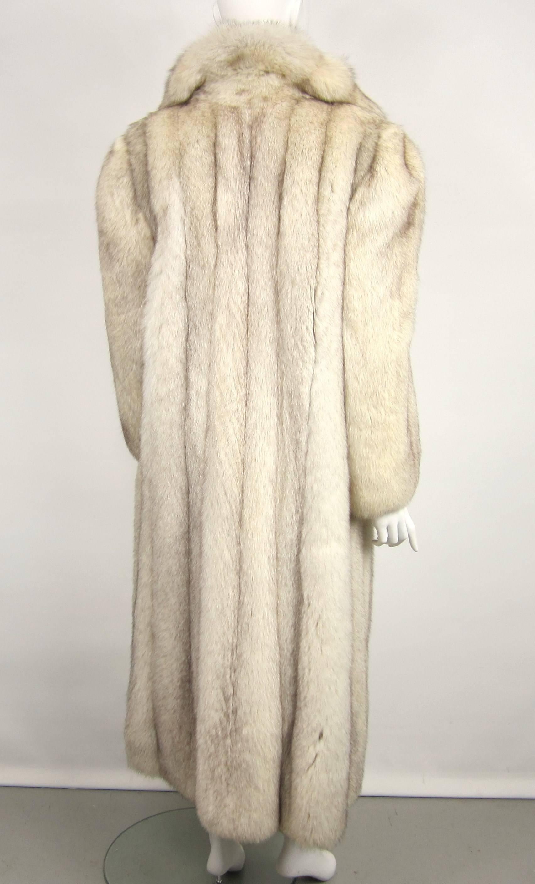 Women's Stunning  Full Length Silver Fox Coat 