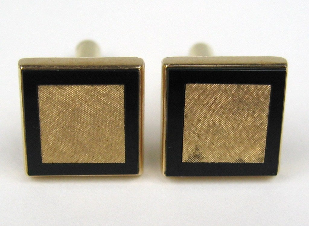 Mid Century Gold & Onyx Cuff link & Shirt Stud Set In Excellent Condition In Wallkill, NY