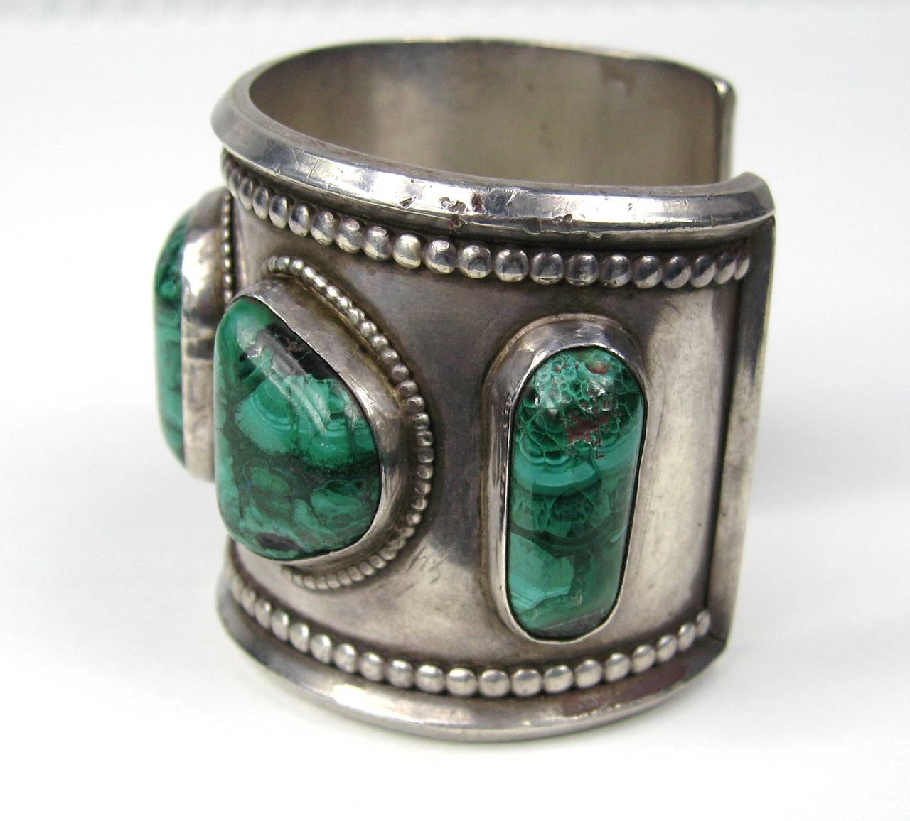 Bracelet manchette Navajo Southwestern Sterling Malachite Massive des années 1950 Unisexe en vente