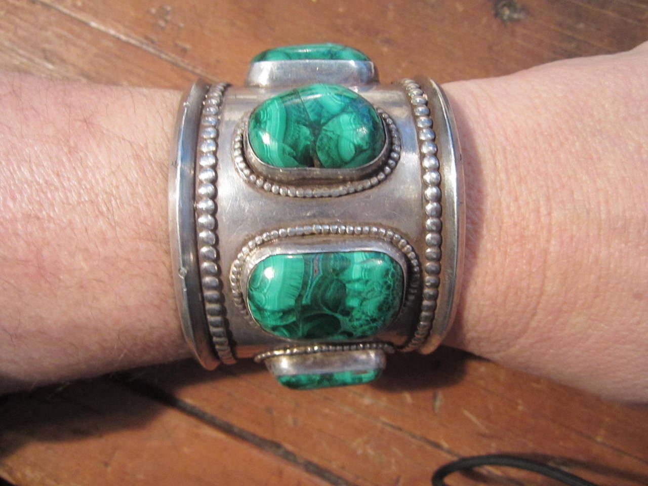 1950's Navajo Southwestern Sterling Malachite Massive Cuff Bracelet In Excellent Condition For Sale In Wallkill, NY