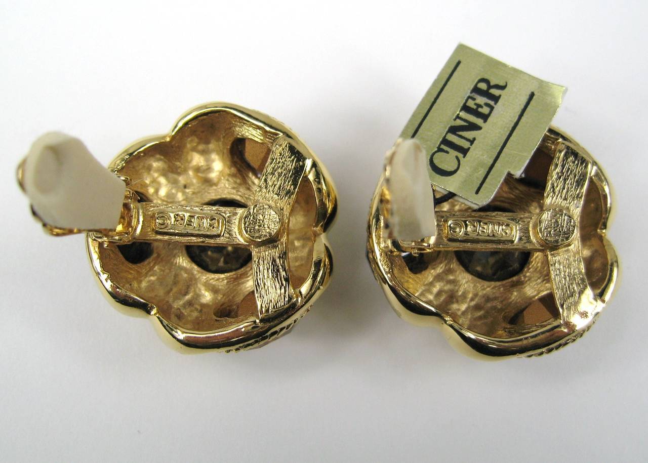 Women's Large Ciner 1980s Swarovski crystal earrings New, Never Worn  For Sale
